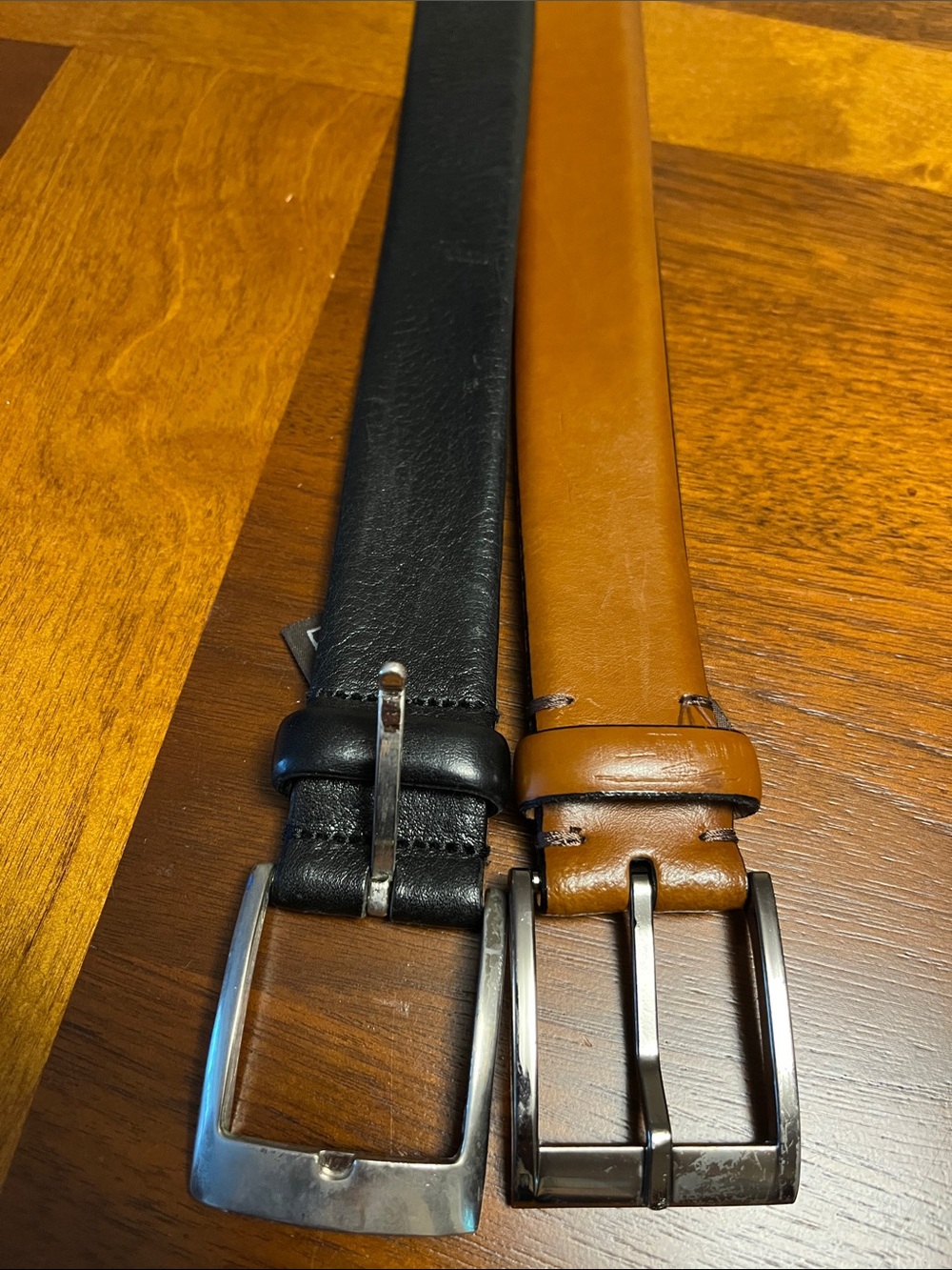 Trafalgar set of black and brown Italian leather belts, 31/85 size, man size